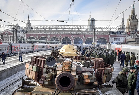 Russian army train showcases Syria war ‘trophies’