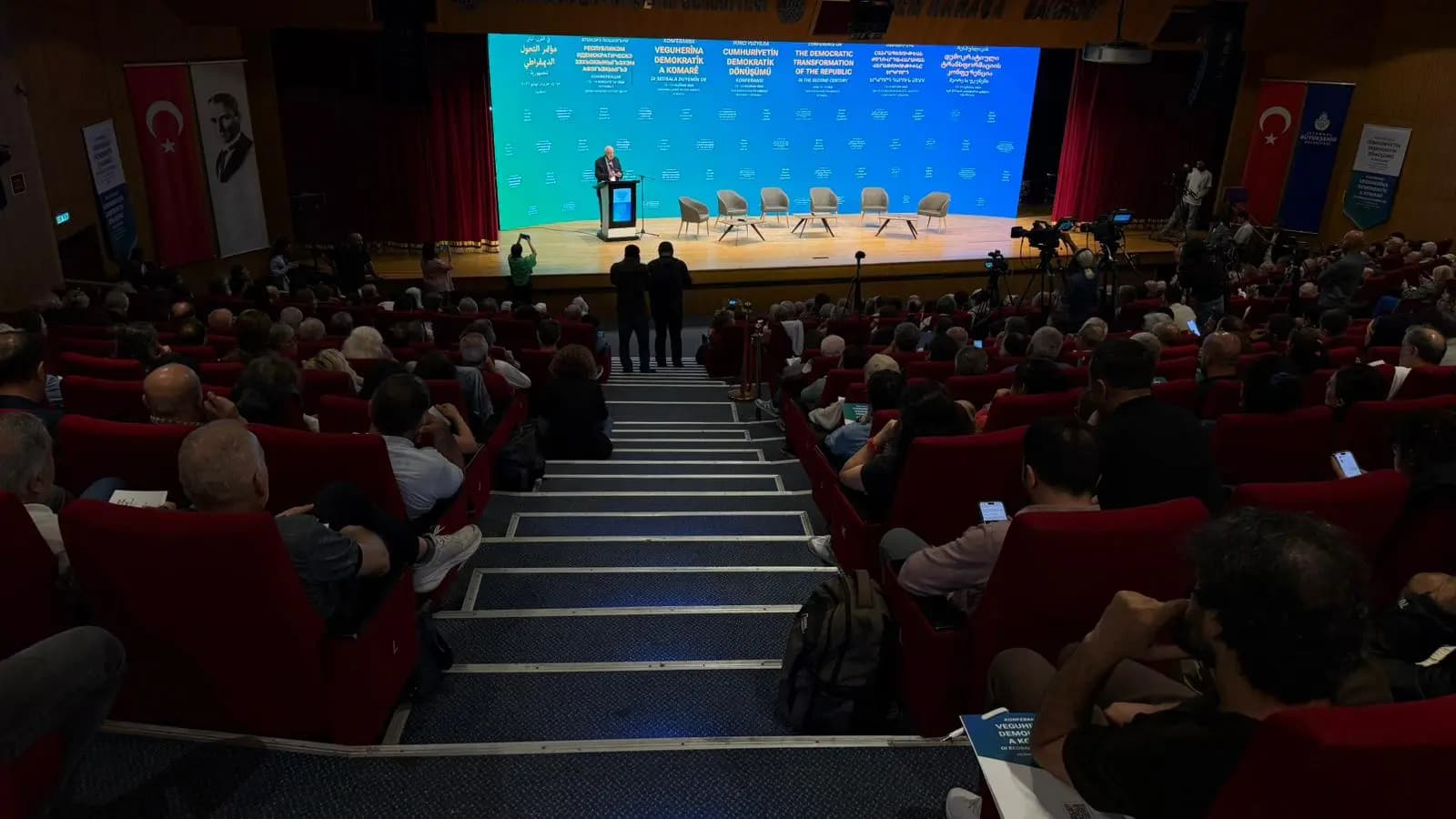 Li Stenbolê ‘Konferansa Veguherîna Demokratîk a Komarê’ dest pê kir