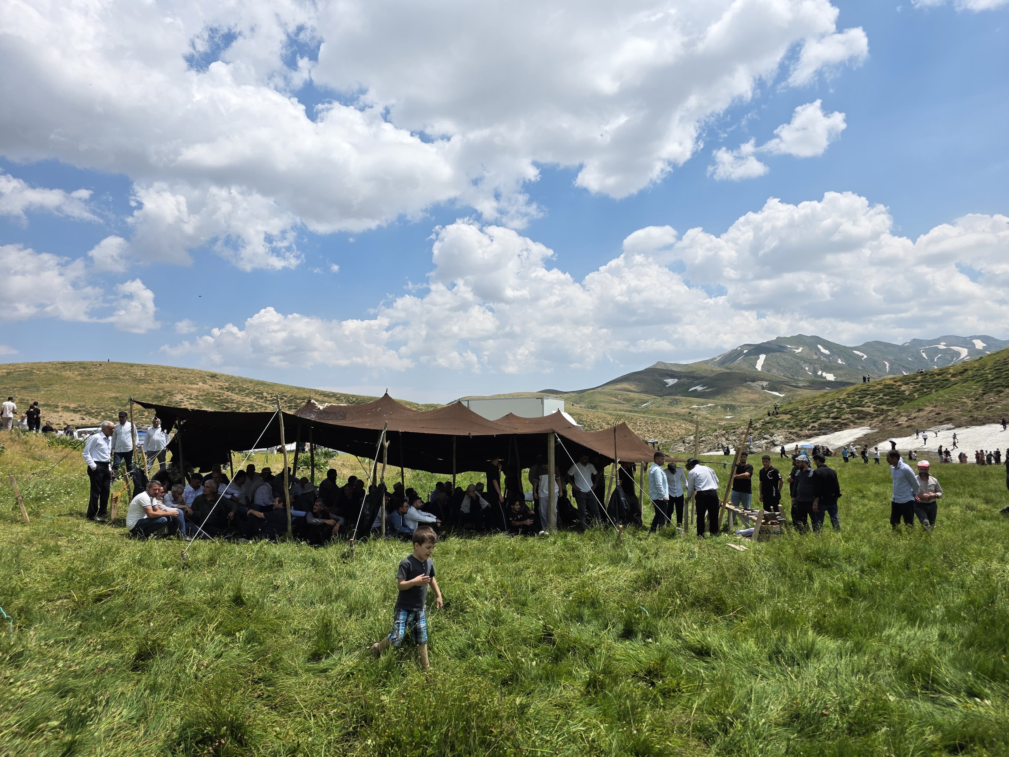 Li Çiyayê Çotlayê yê Çewlîgê şahî hebû