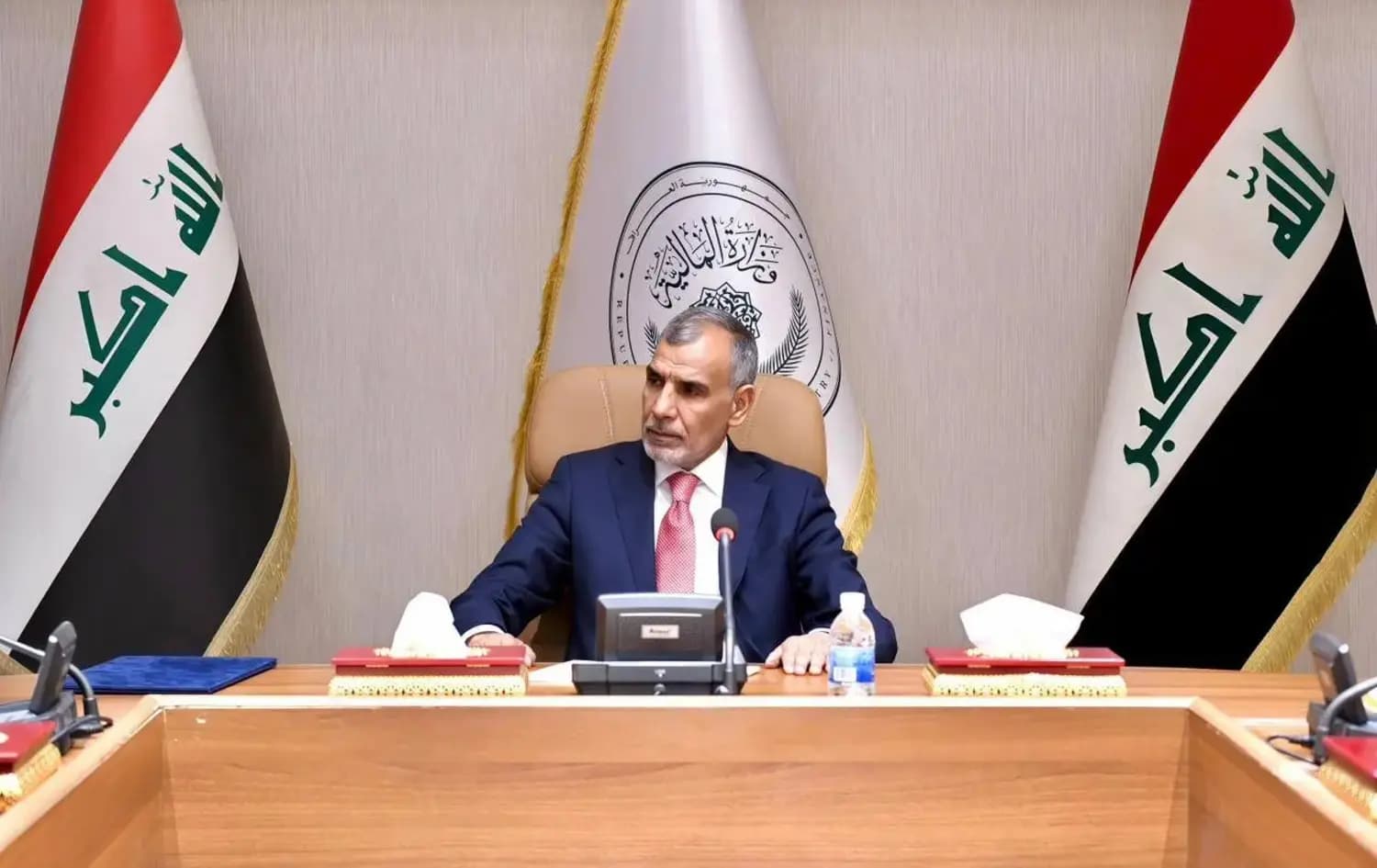 وەزیری دارایی عێراق رەشنووسی یاسای قەرز رادەستی پەرلەمان دەکات