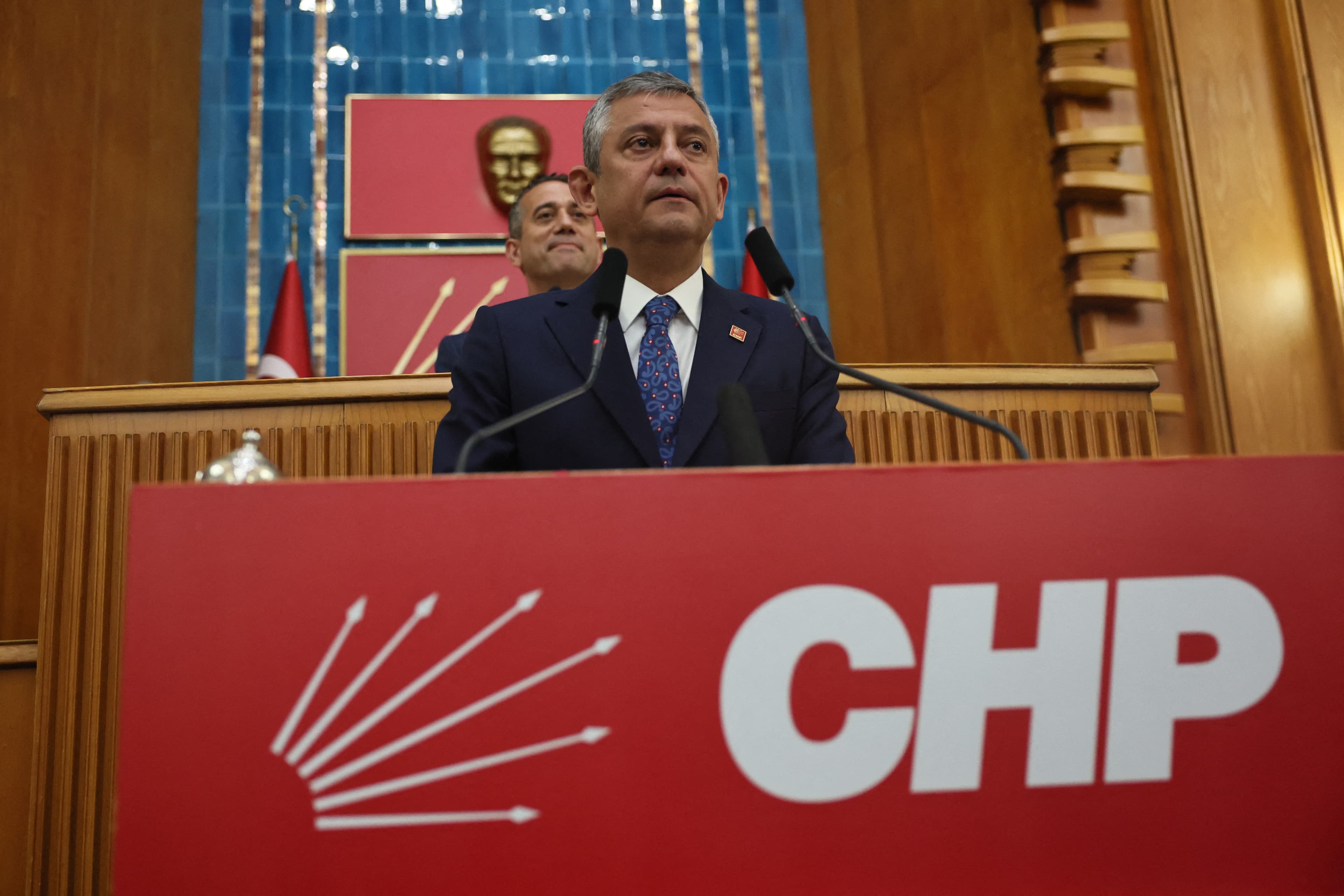 Turkish main opposition leader announces plans to form new party