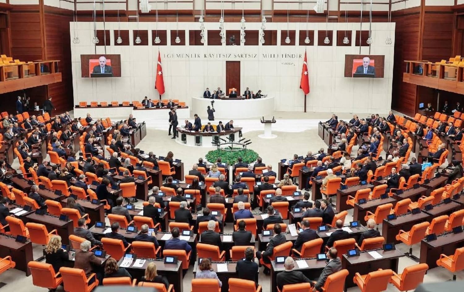 لەسەر پێشنیاری ئاکپارتی پشووی پەرلەمانی تورکیا دواخرا