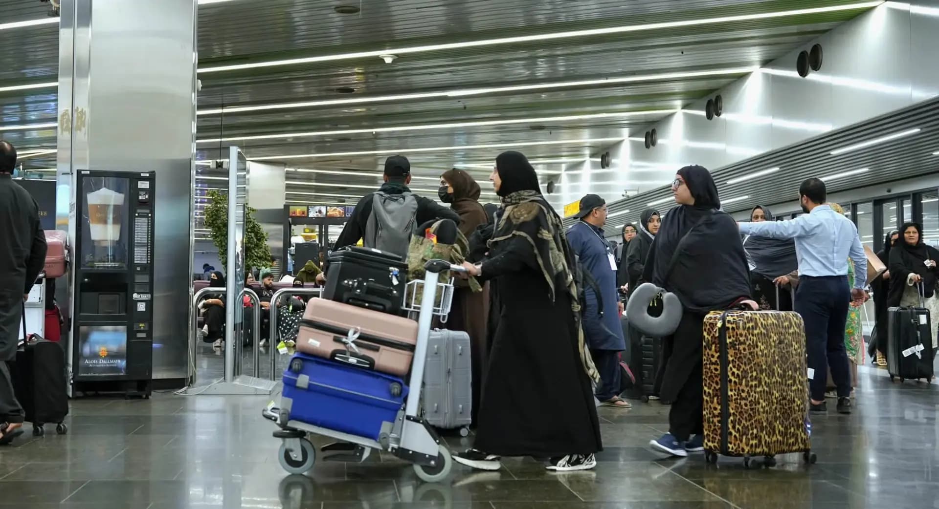 Bağdat-İstanbul seferiyle ilgili dikkat çeken iddia: Uçak milletvekilinin kızı için mi döndü?