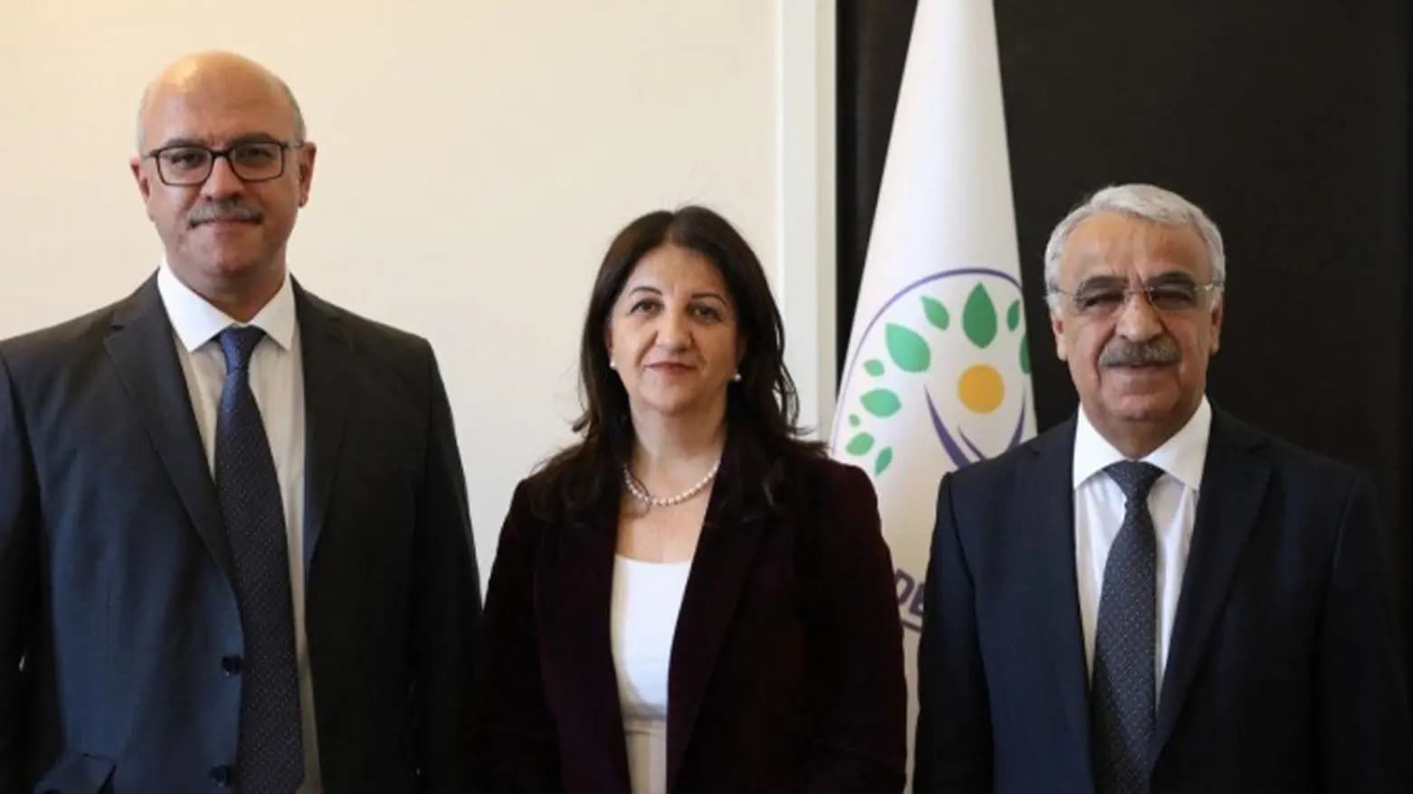 Şandeya Îmraliyê ji bo hevdîtina bi Abdullah Ocalan re çû Girava Îmraliyê
