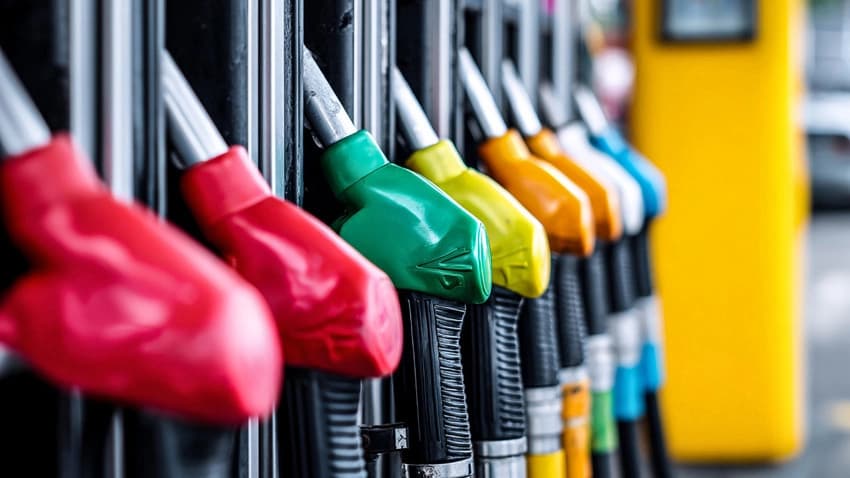 Motorine zam, benzine indirim geldi