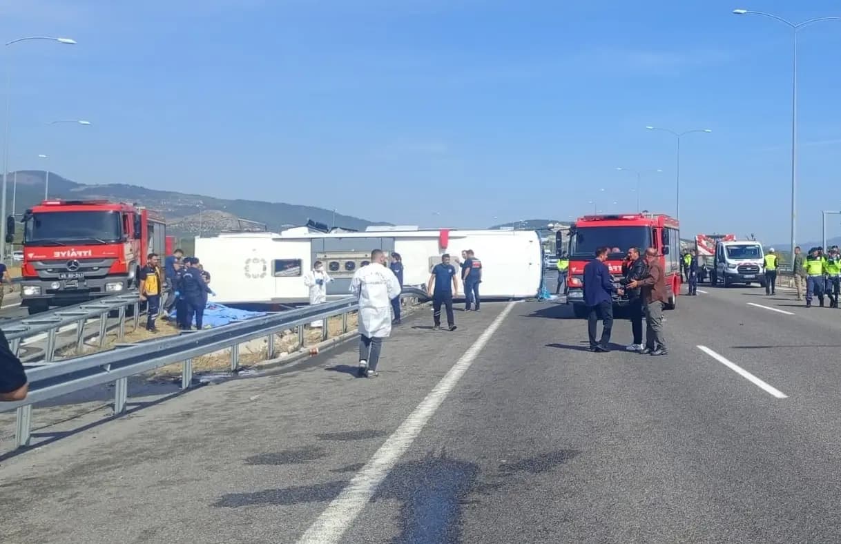 At least 11 killed in bus-truck collision in Turkey