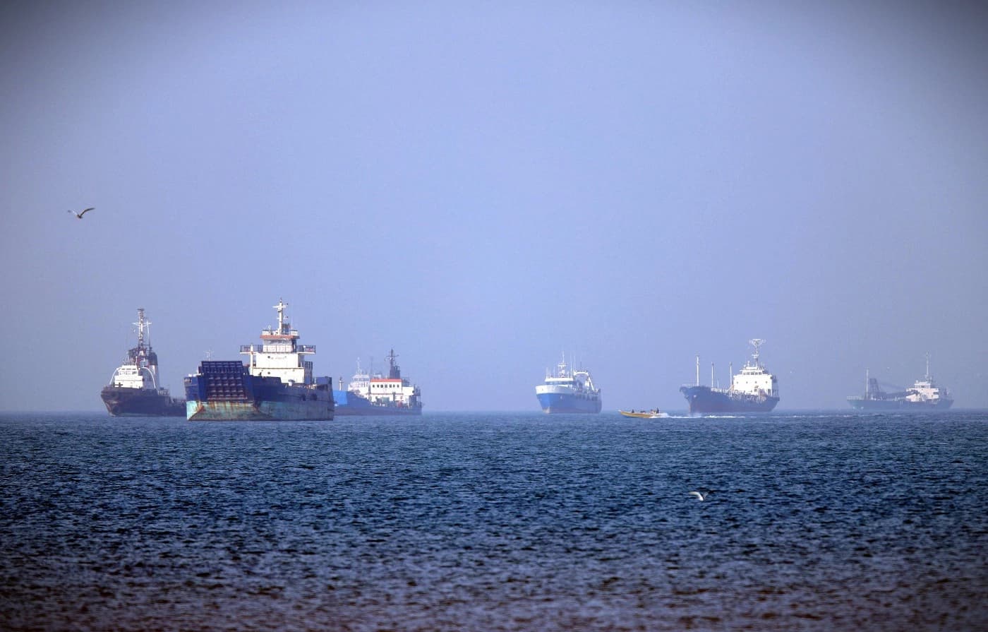 Maritime monitor reports four tankers ‘on fire’ in Hormuz; Iran says hit mines