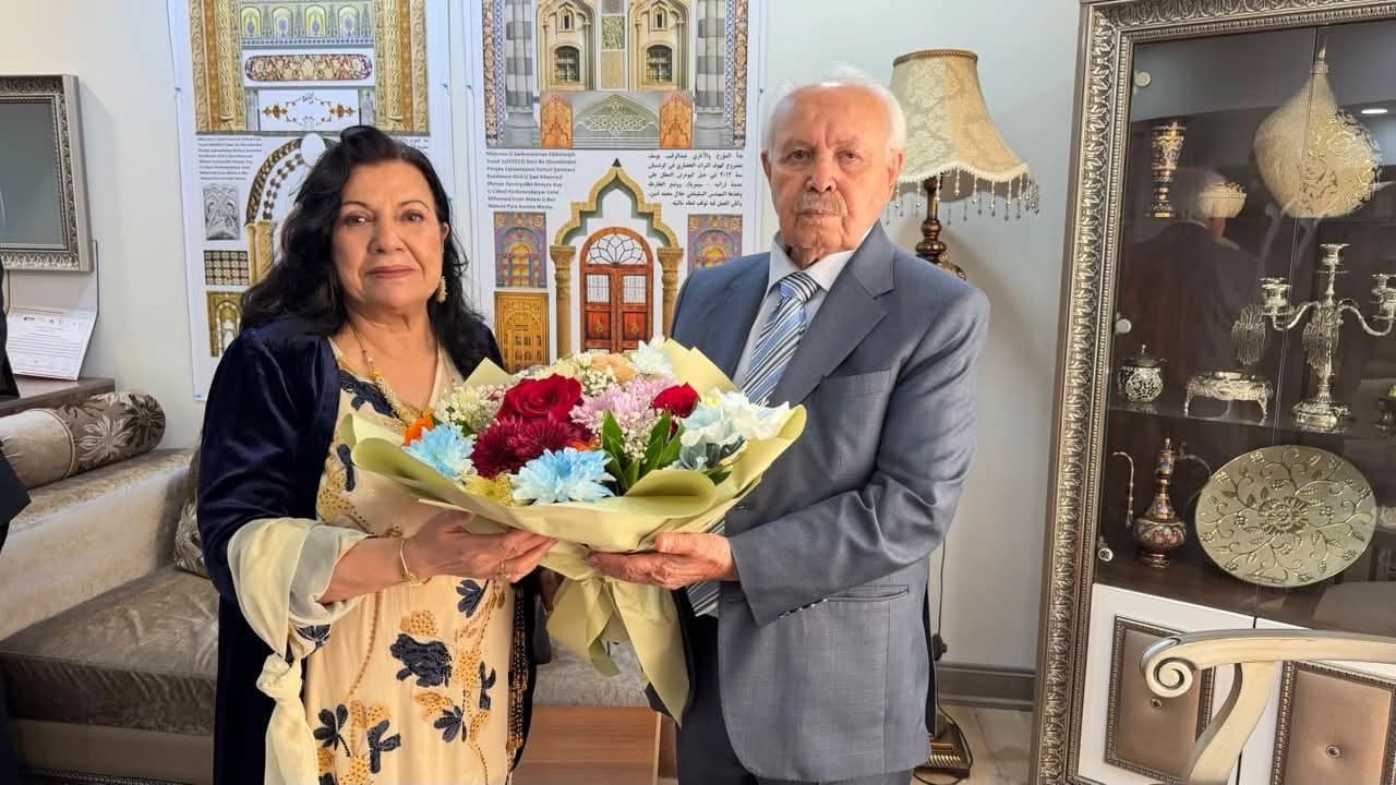 Ebdulreqîb Yûsif Xelata Cemal Nebez stand