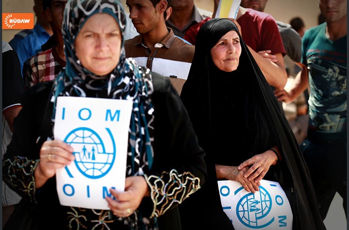 بەڕێوەبەری رێکخراوی کۆچ و کۆچبەران یارمەتی بەسەر ئاوارەکانی موسڵ دابەشدەکات 5