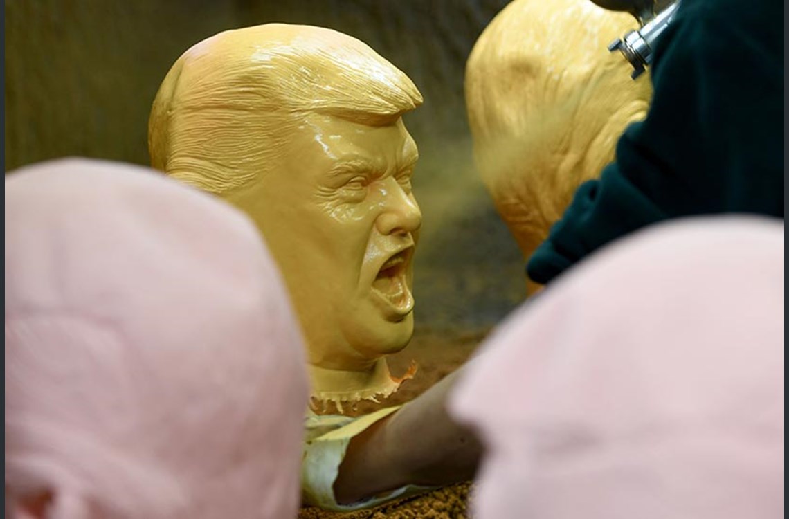 afp_trump_mask 11