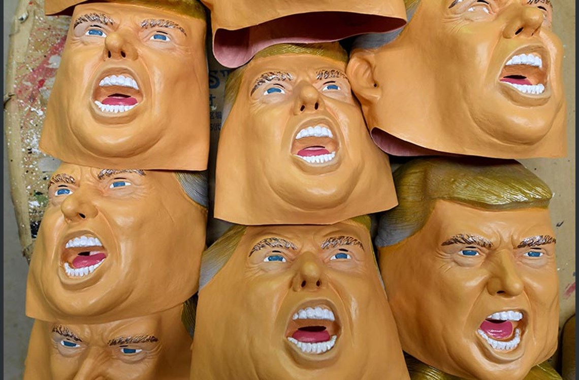 afp_trump_mask 4