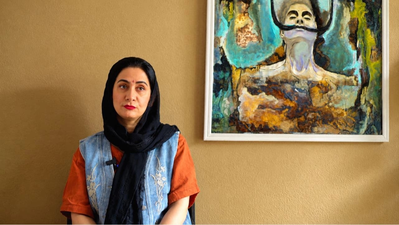 شیرین مەحموودی؛ 10 ساڵە لە بانە ژنان فێری وێنەکێشان دەکات