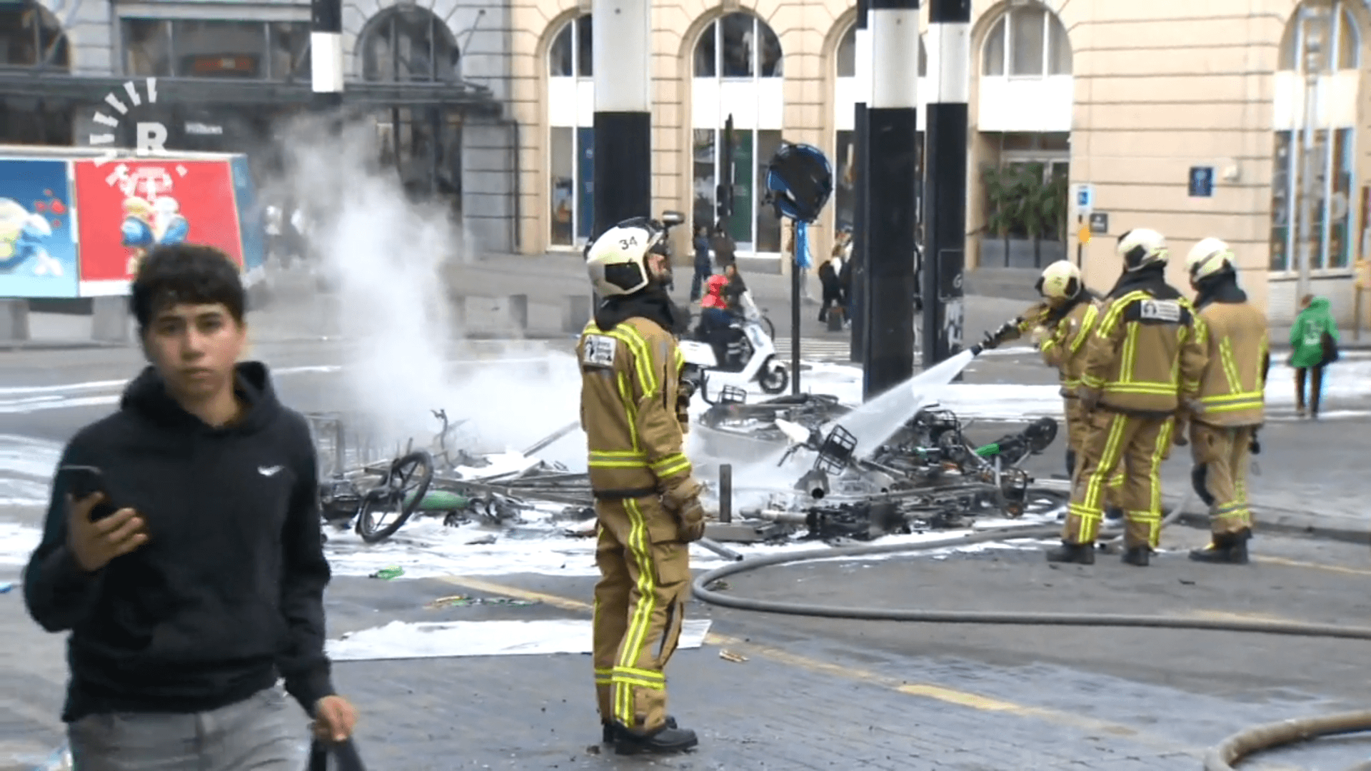 لە بروکسل پێکدادان لە نێوان پۆلیس و مامۆستایان دروستبوو؛ ناڕەزایەتی بەرامبەر 'کودەتای پەروەردەیی'یە