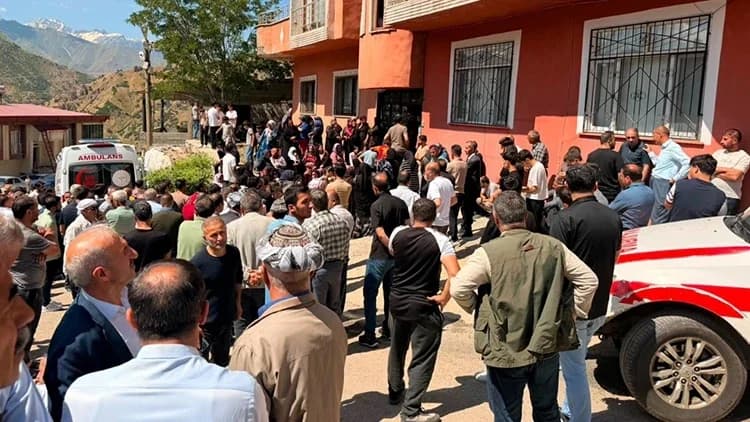 Hakkari’de dehşet: Uzman çavuş 4 kişiyi öldürdü!