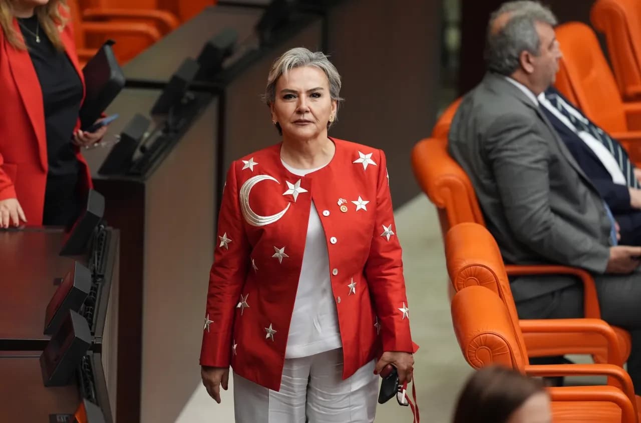 Milletvekili Nimet Özdemir, CHP'den istifa etti