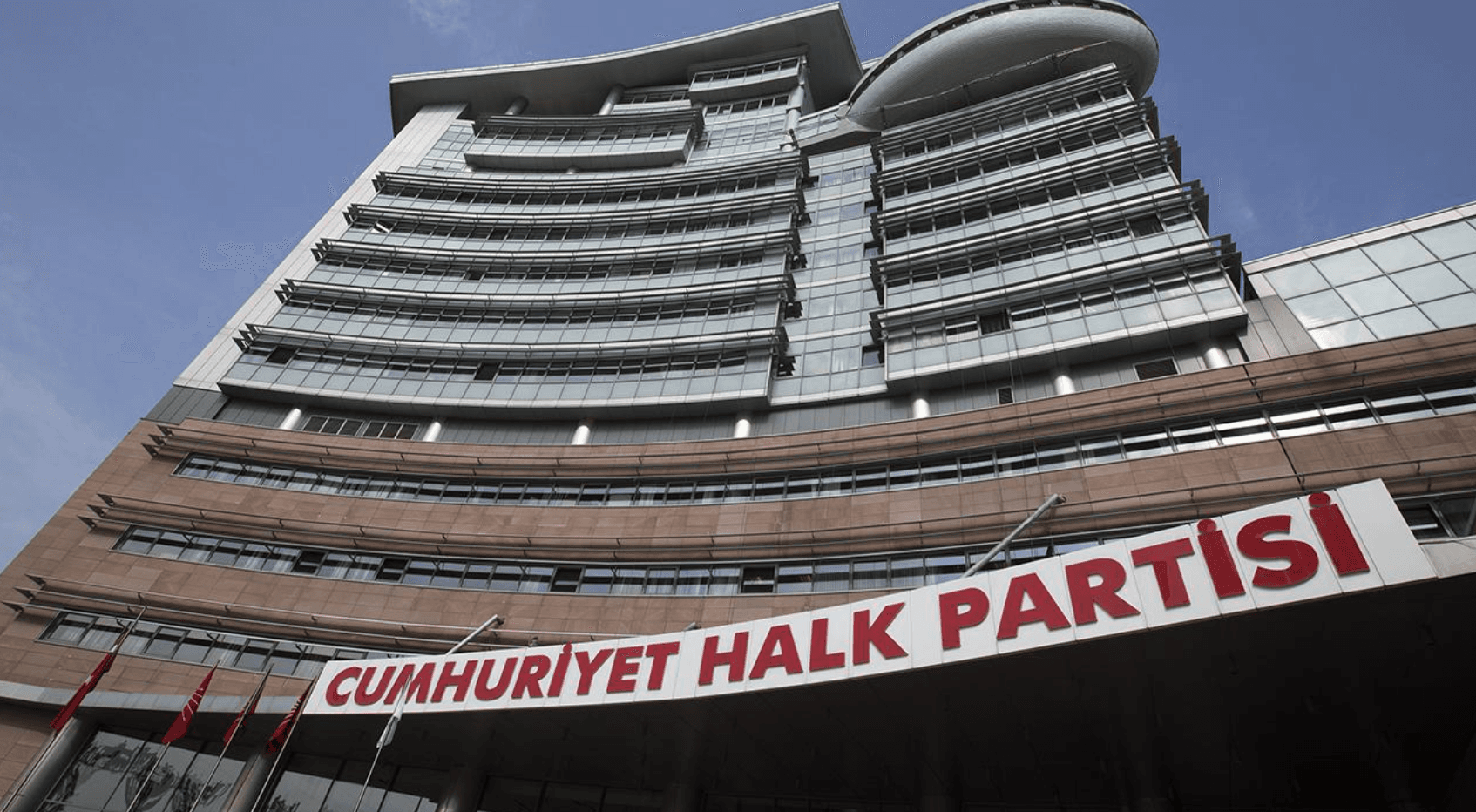CHP’de istifa dalgası büyüyor: Cemil Tugay’ın ardından dört isim daha ayrıldı