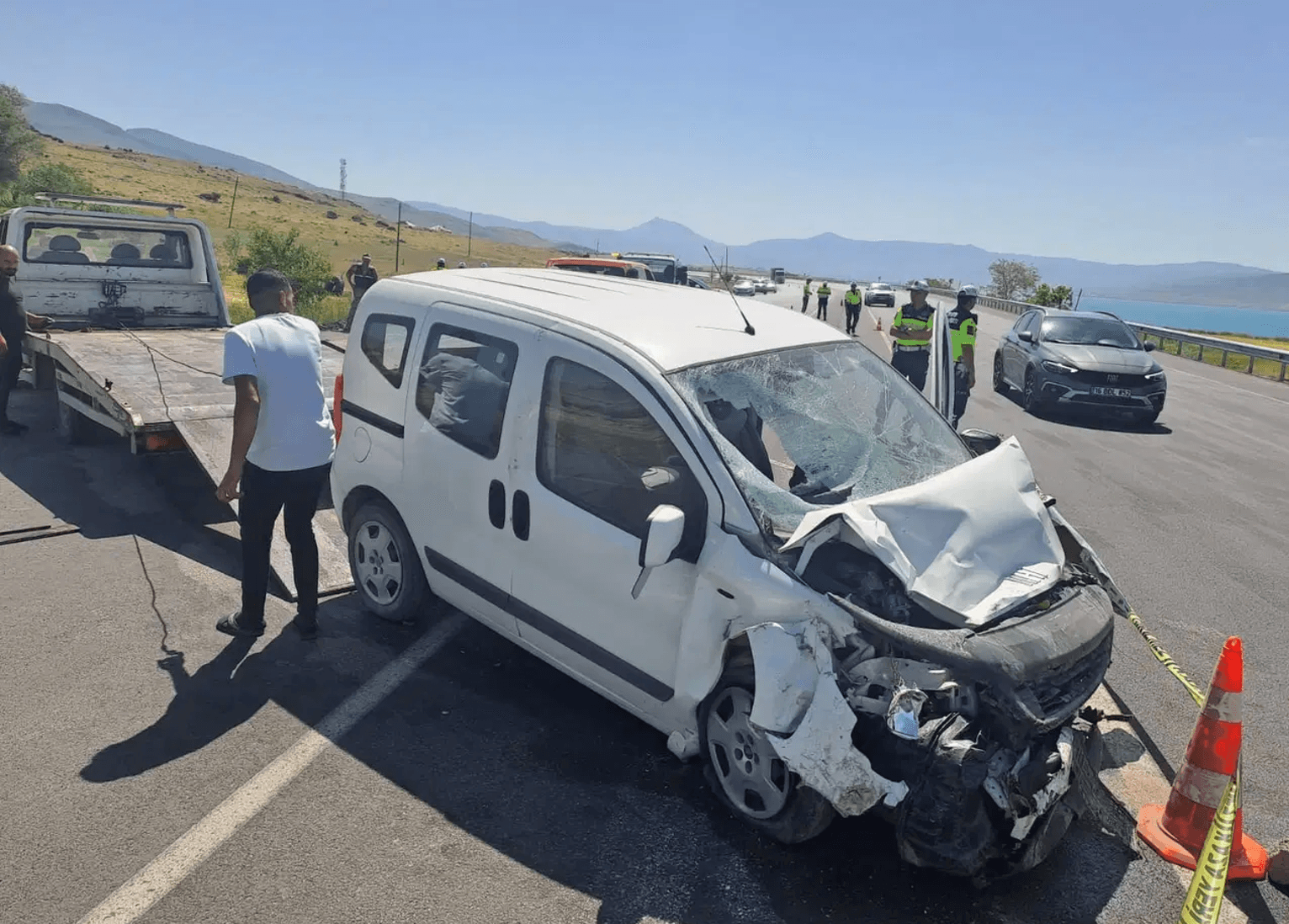 Van-Erciş karayolunda kaza: 1 asker hayatını kaybetti, 5 kişi yaralandı