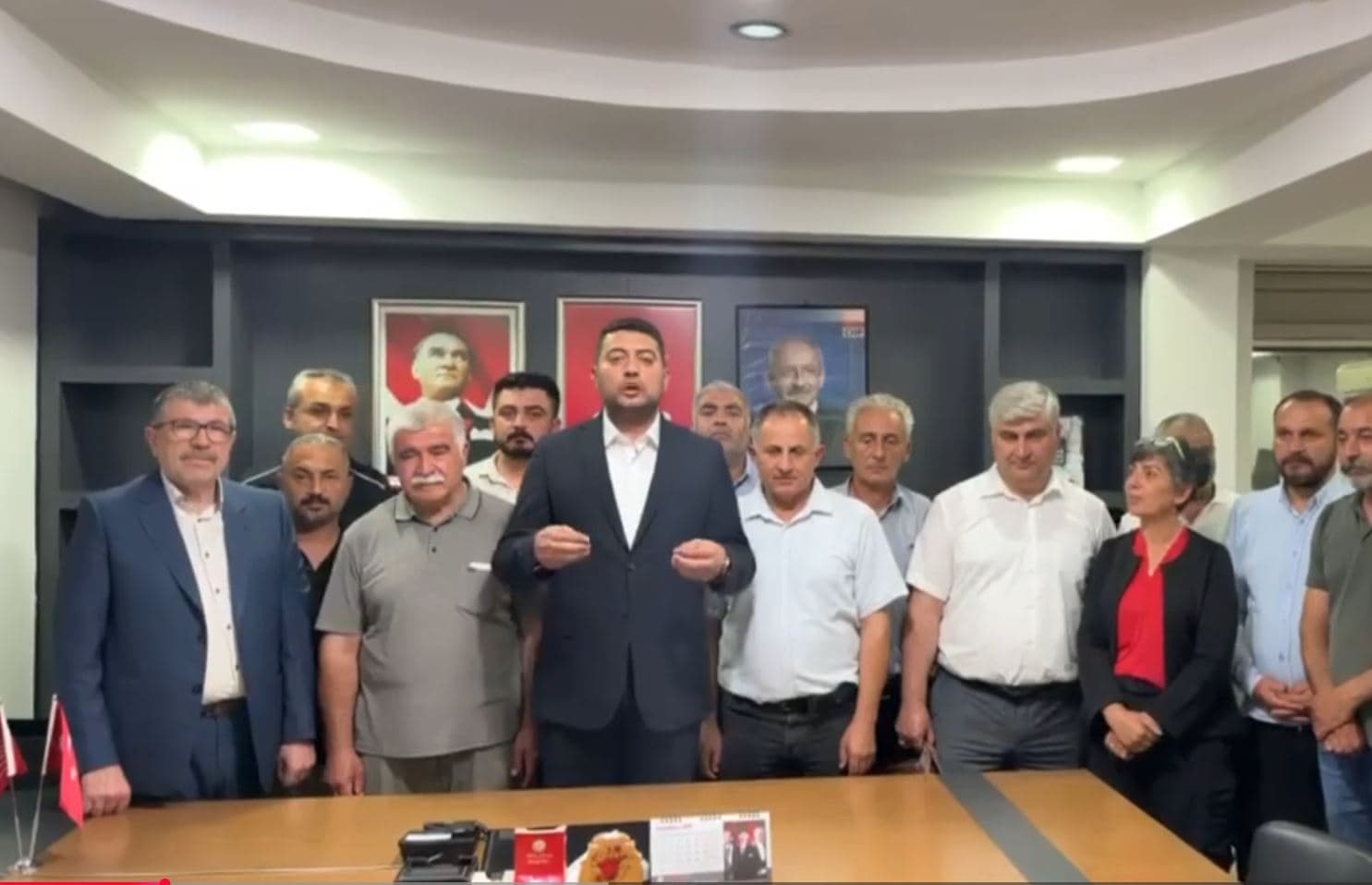 Yeni il başkanı CHP Malatya İl Başkanlığı’na gece yarısı girdi