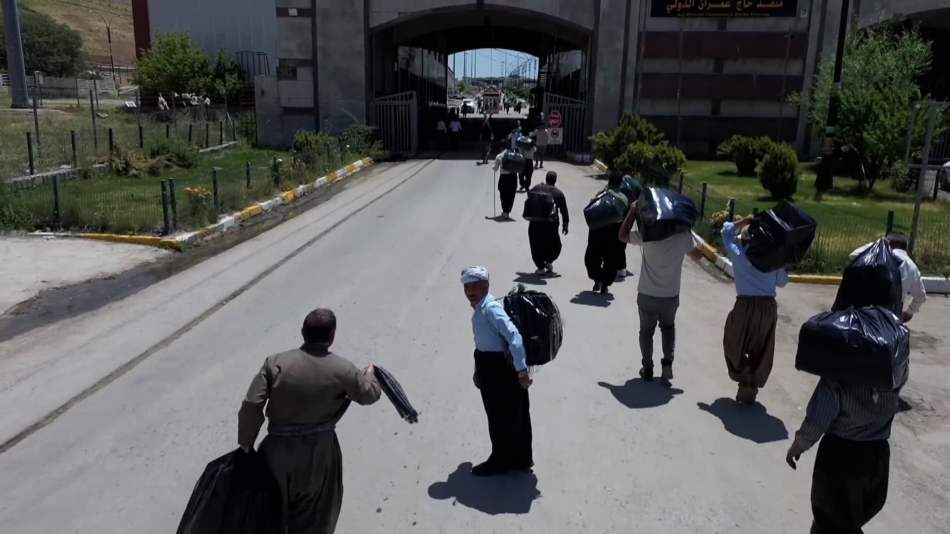 Kolbars return to border work as economic hardship deepens in Rojhelat