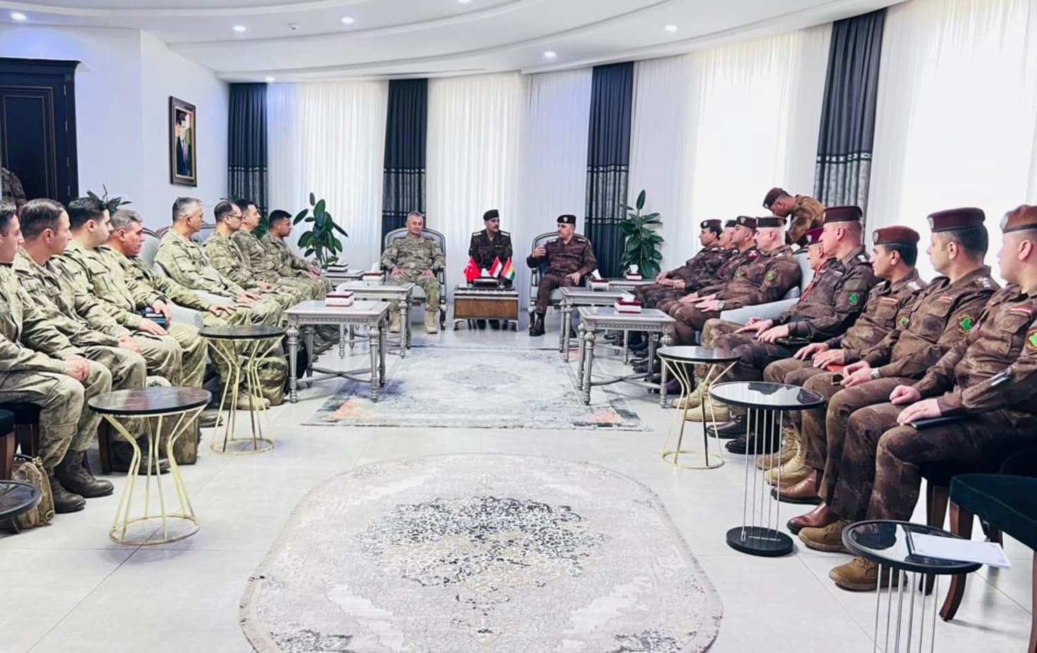 بۆ گفتوگۆ لەسەر ئاسایشی سنوور؛ فەرماندە سەربازییەکانی عێراق و تورکیا لە زاخۆ کۆبوونەوە