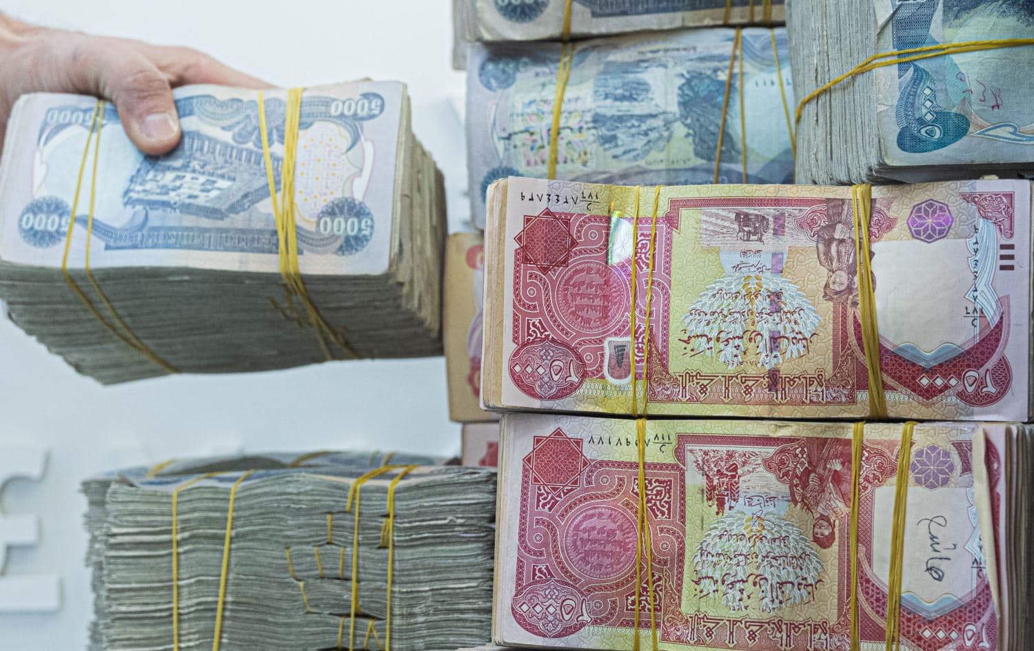 داهاتی نانەوتیی هەرێمی کوردستان 56% و داهاتی نەوتی 44%ە؛ مووچە 74%ی خەرجییەکانی دەبات