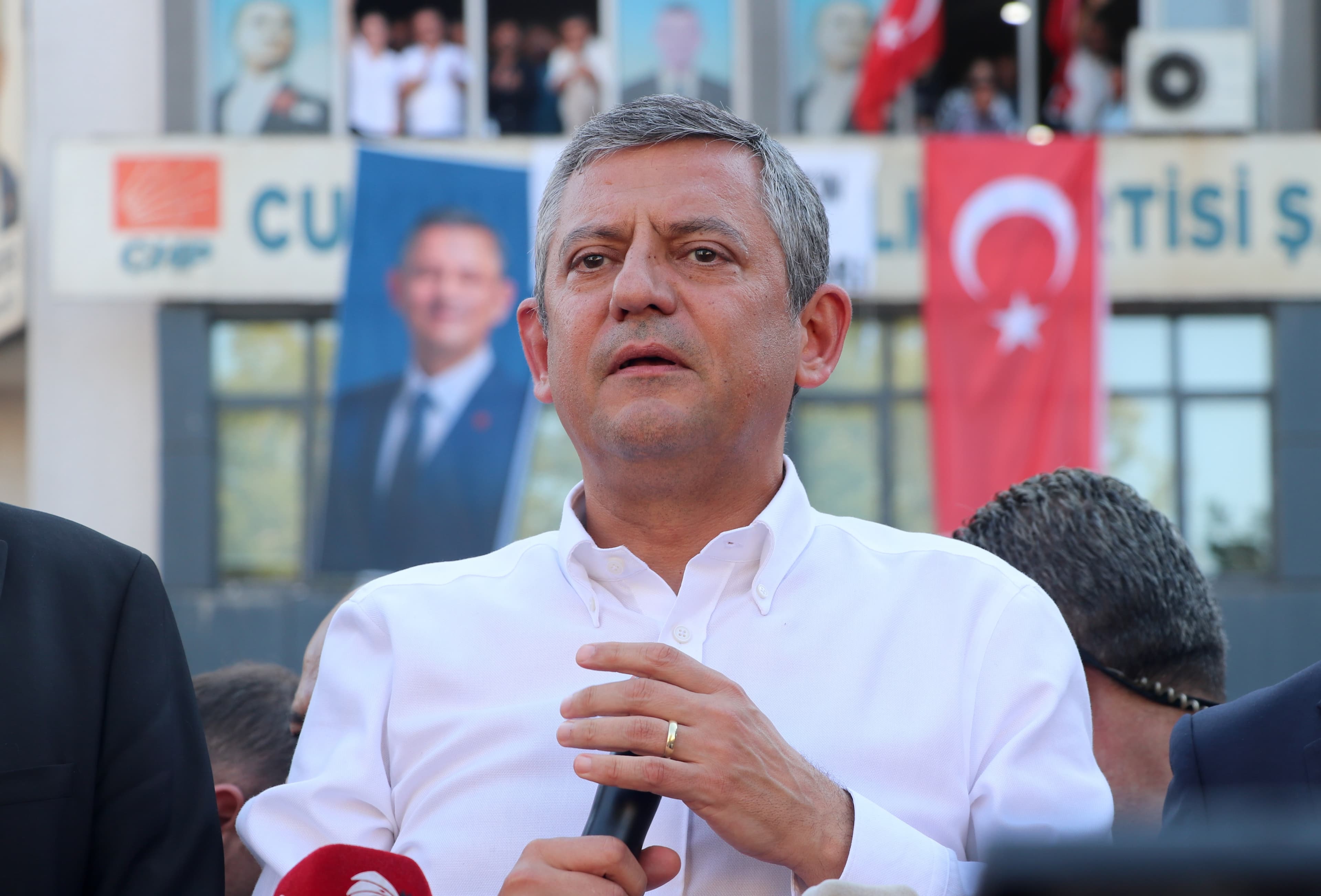 Özgür Özel’den ‘yeni parti’ açıklaması: Yeni bir yaklaşımın içindeyiz