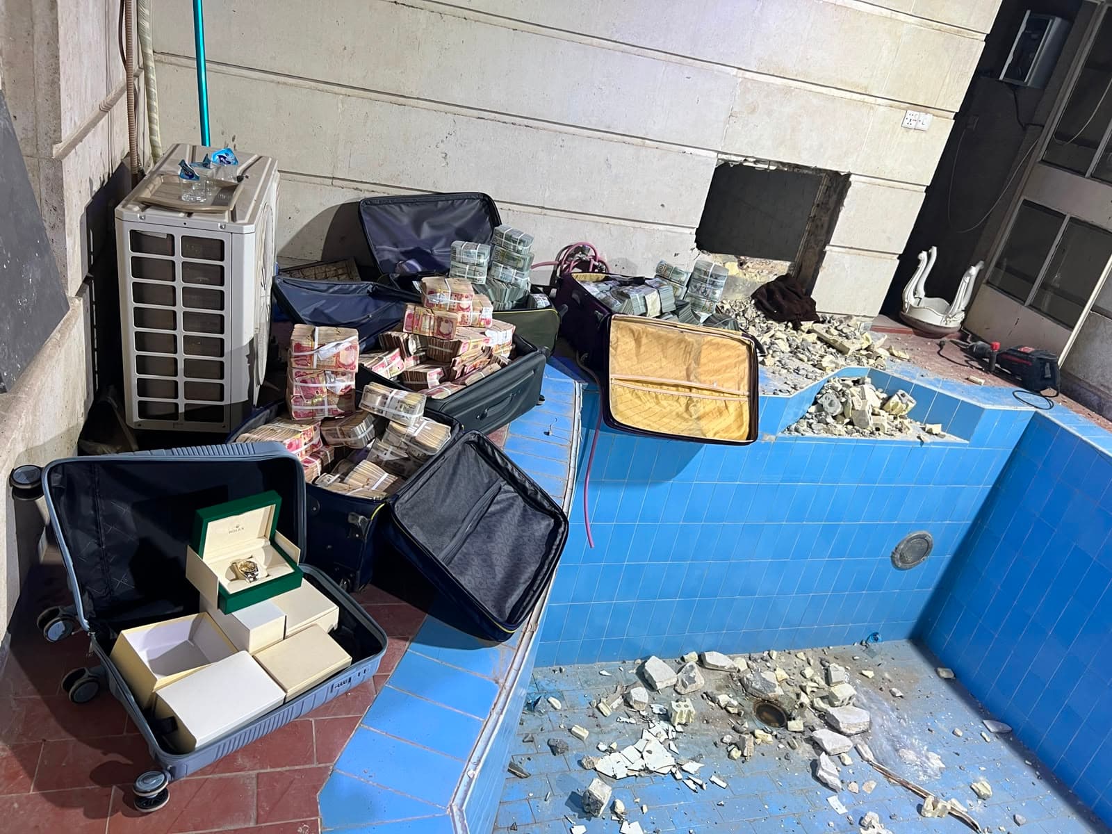 Iraq seizes $14 million from deputy oil minister's home in anti-corruption crackdown