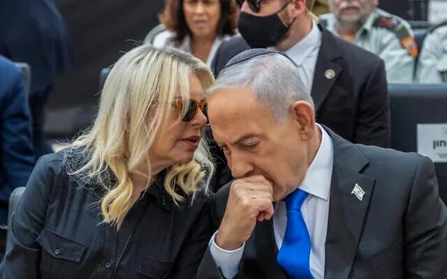 Protokolde 'öfke patlaması': Sara Netanyahu eşi Binyamin Netanyahu’yu herkesin önünde azarladı