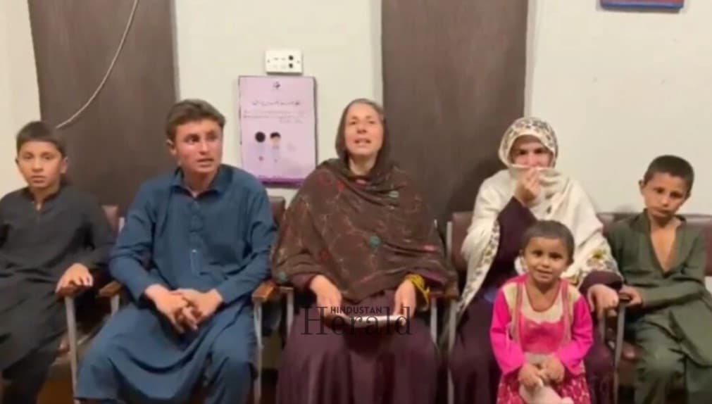 Pakistanlı eşi tarafından 12 yıl alıkonulan Fransız kadın ve 5 çocuğu kurtarıldı
