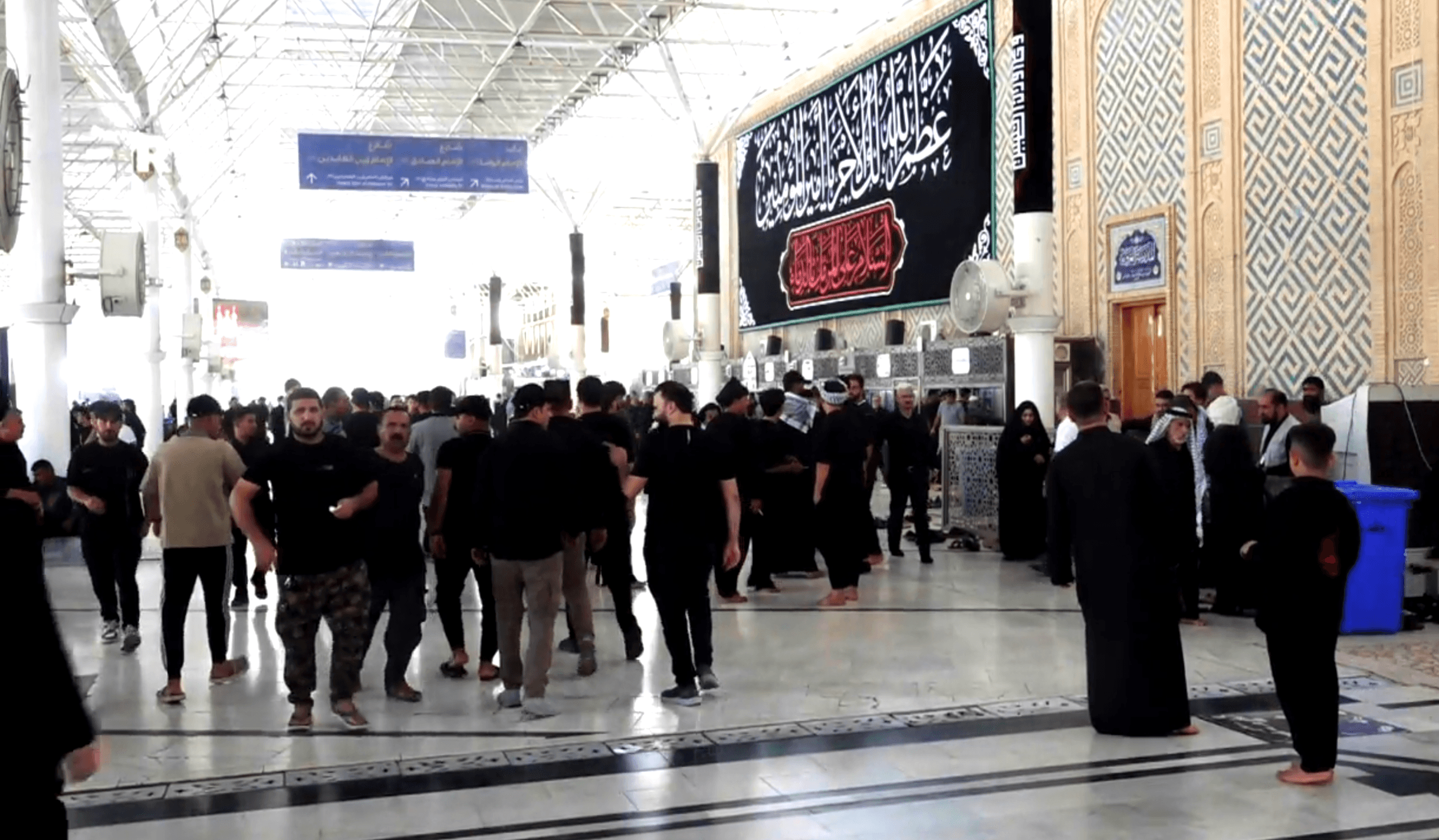 İranlı lider Ali Hamaney’in cenazesi için milyonlar Necef’e akın etti