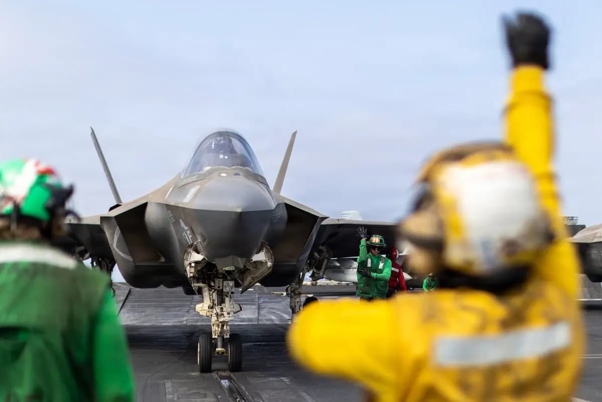 Hürmüz gerilimi tırmandı: ABD'den İran'a bombardıman