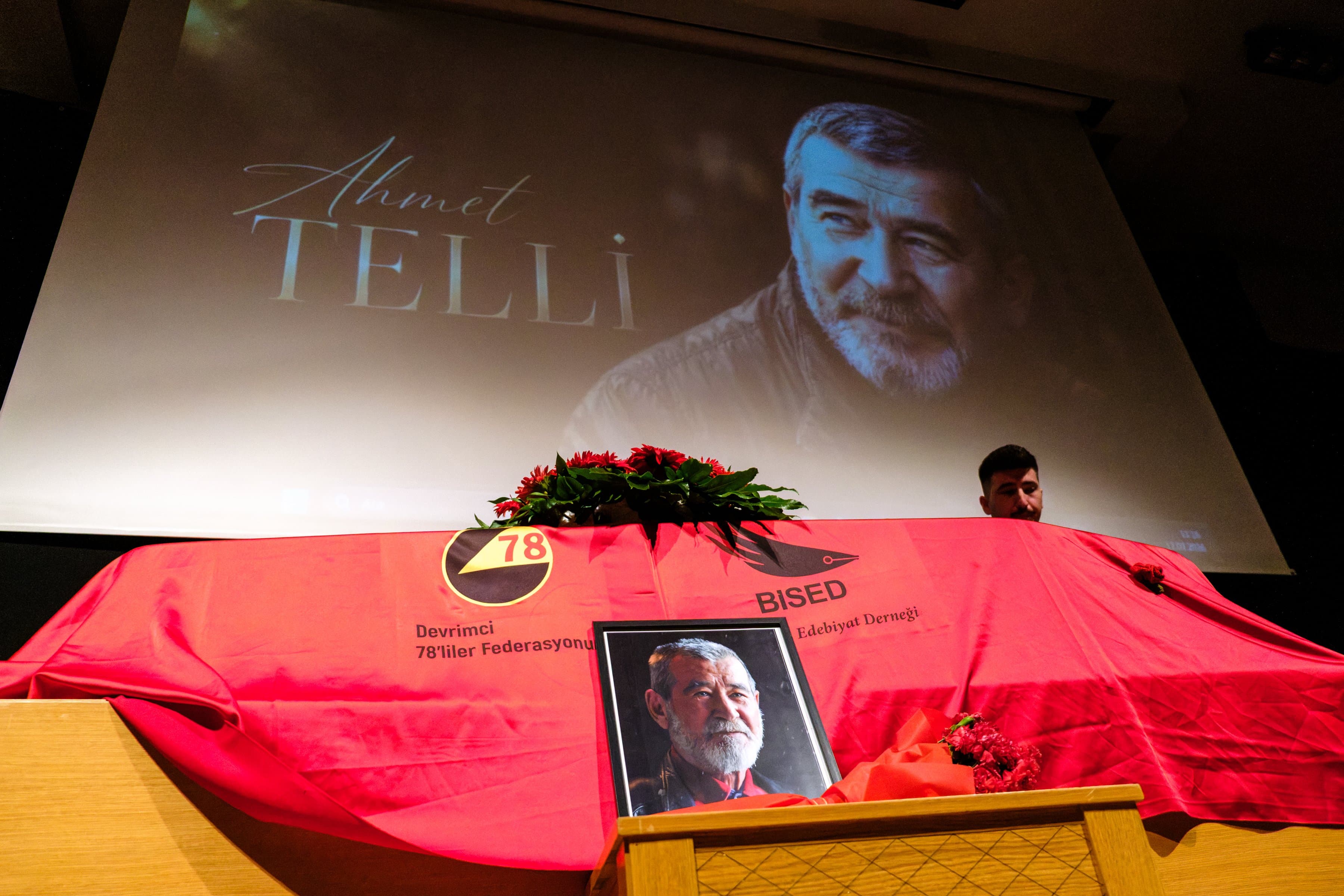 Şair Ahmet Telli son yolculuğuna uğurlandı