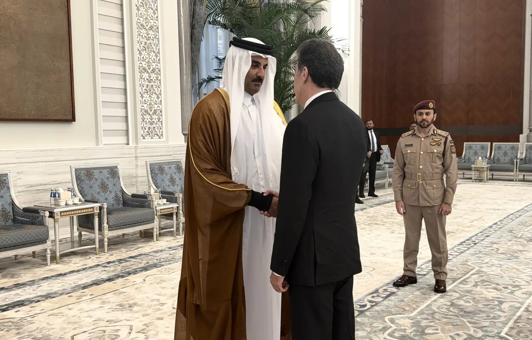 Neçirvan Barzani, Katar'ın eski emiri için düzenlenen taziye törenine katıldı