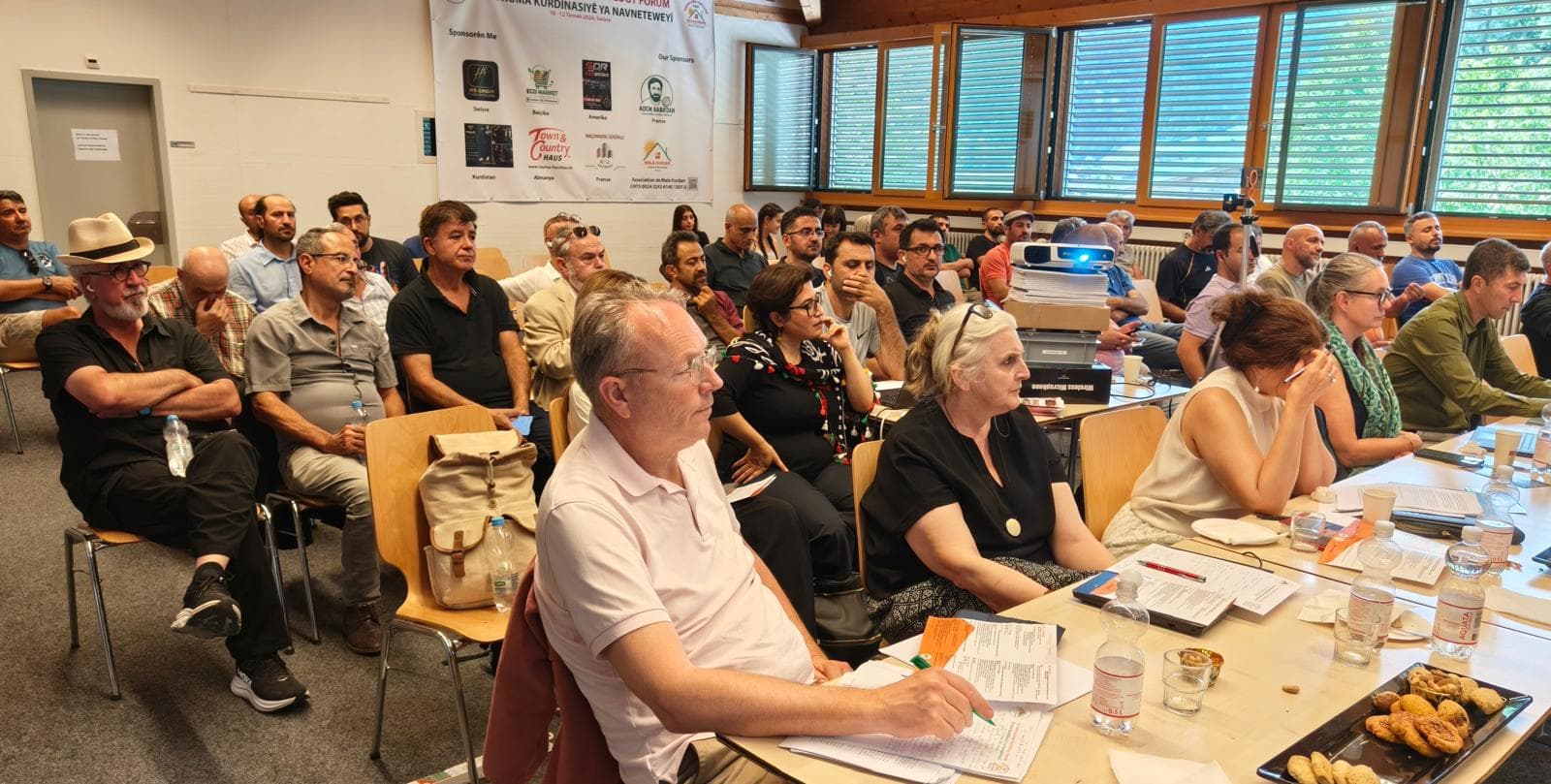İsviçre dağlarında Cûdî Academy Forumu