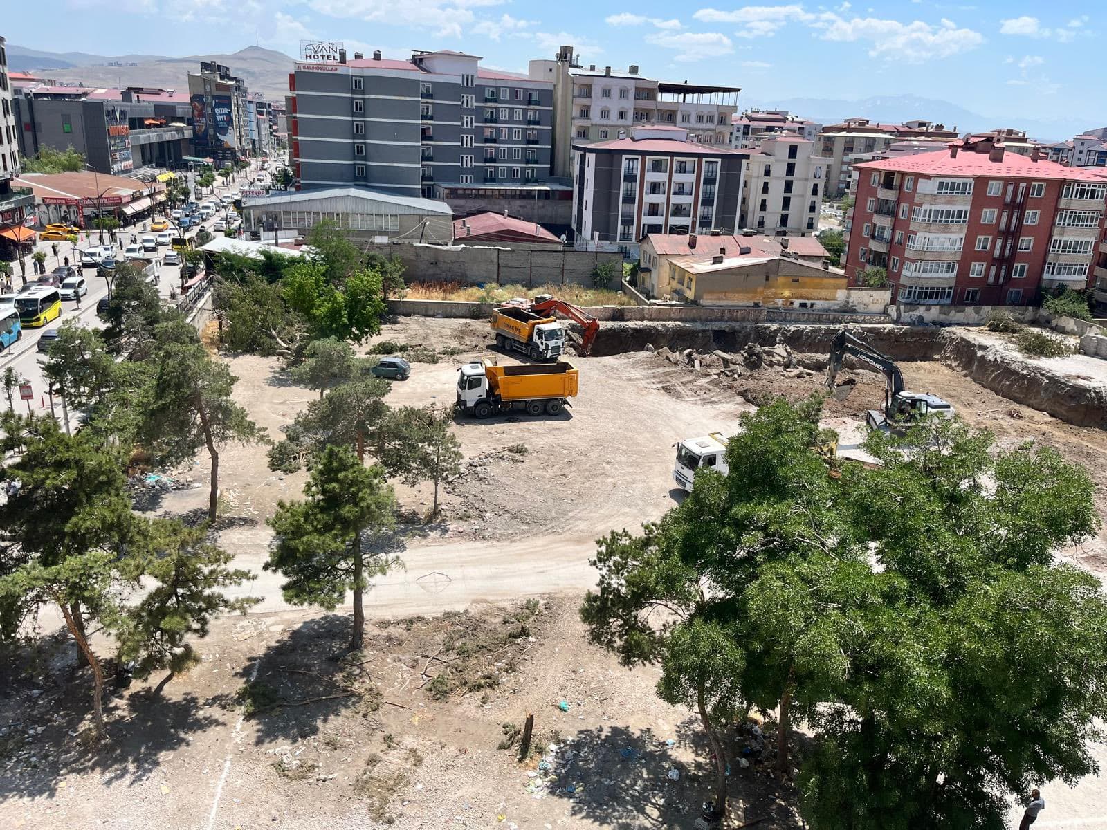 Van Gölü Aktivistleri'nden ‘Eski ordu evi, yeşil alan yapılsın’ çağrısı