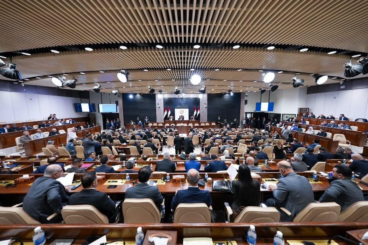 پەرلەمانی عێراق لەسەر پلە بەرزکردنەوە و 150 هەزار گرێبەست بانگهێشتی بەڕێوەبەری گشتیی ژمێریاری دەکات