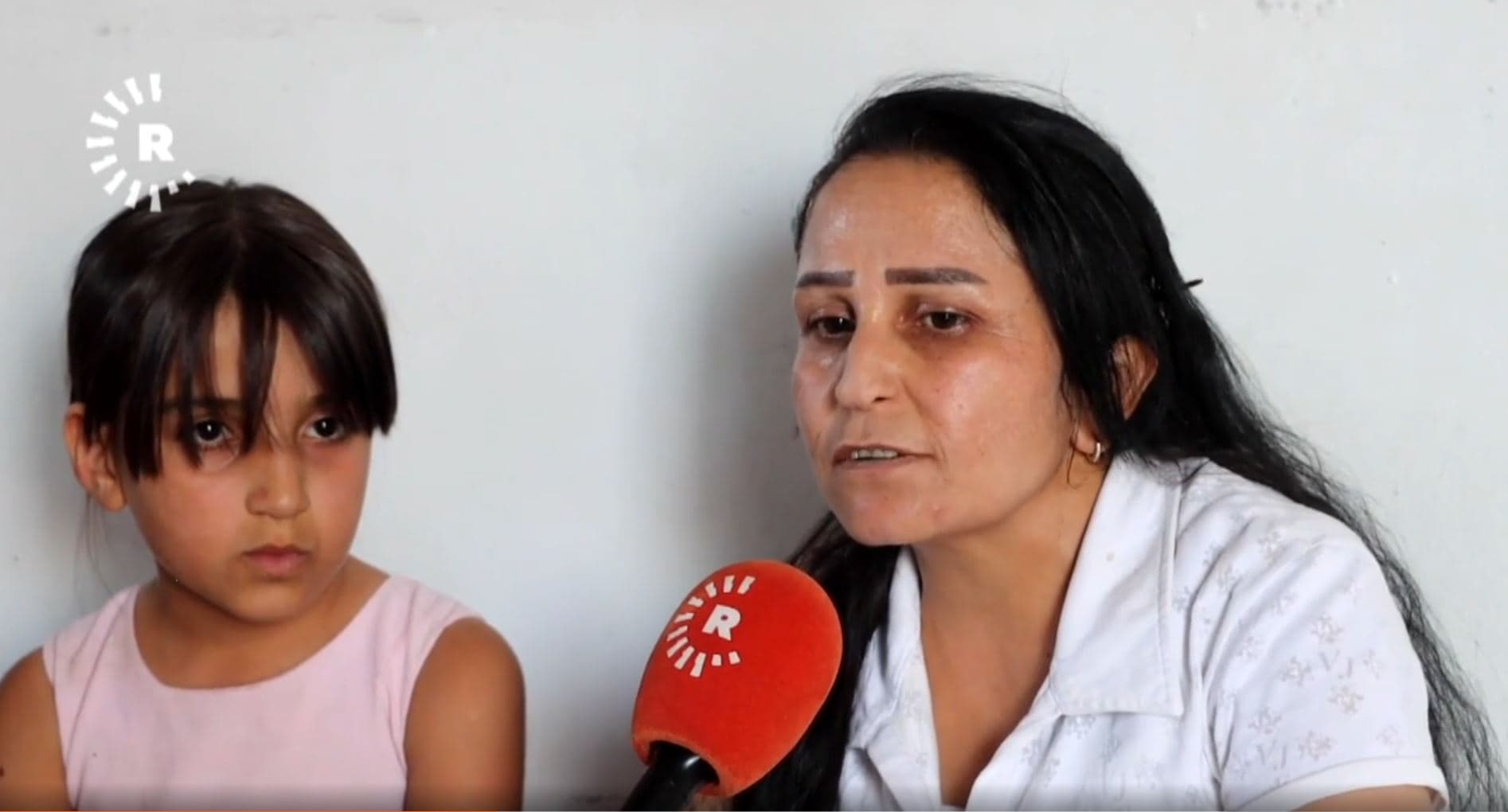 Kobani’de yaşam mücadelesi: Bir anne ve üç çocuğu yardım bekliyor