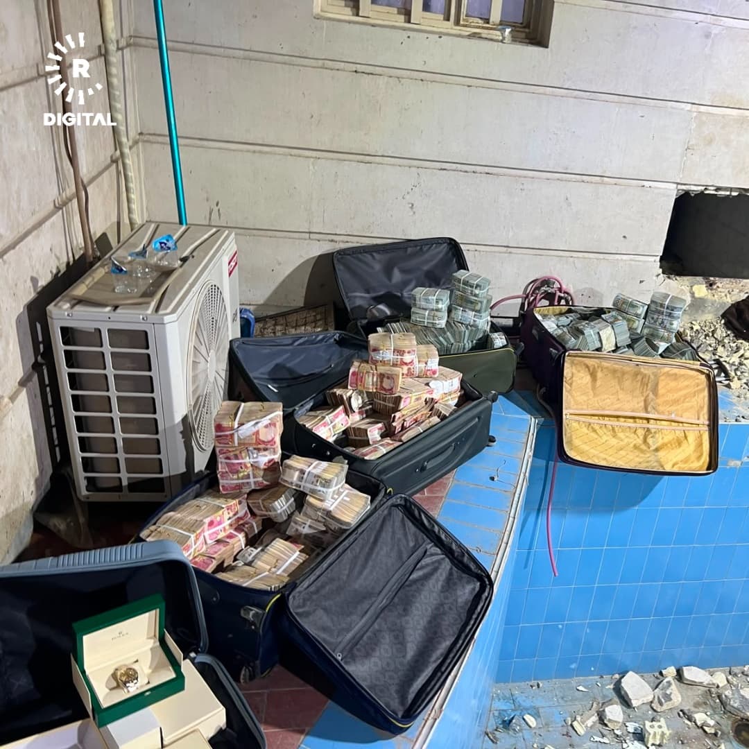Irak’ta akılalmaz yolsuzluk: Müsteşarın duvarlarından servet fışkırdı!  Irak Petrol Bakanlığı Müsteşarı Ali Ma'arij Suwaidj Bahadli’nin evine düzenlenen baskında, duvarların içine gizlenmiş çantalarda 11 milyon dolar ve 4 milyar dinar ele geçirilmişti.