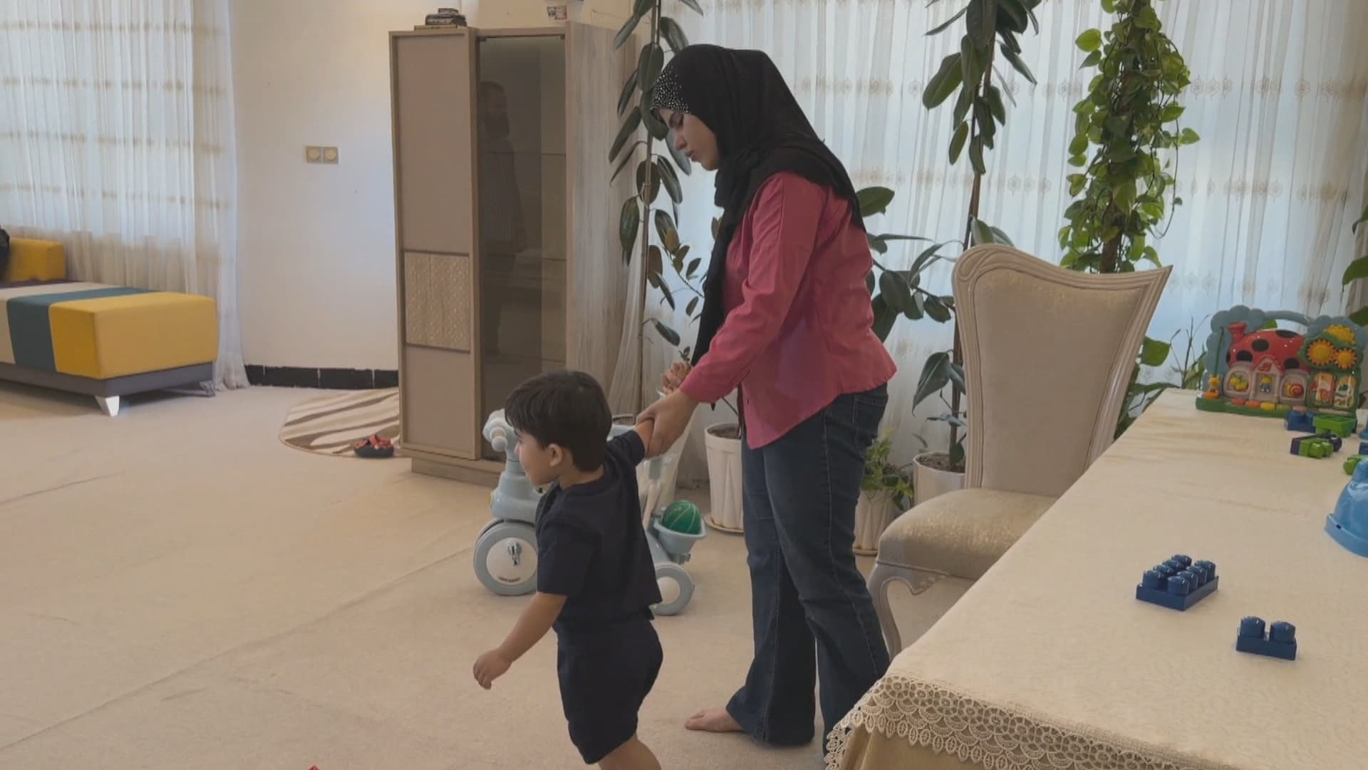 نەخۆشییەک ژیانی منداڵێکی خستووەتە مەترسییەوە؛ 'بە 320 دەفتەر چارەسەر دەکرێت'