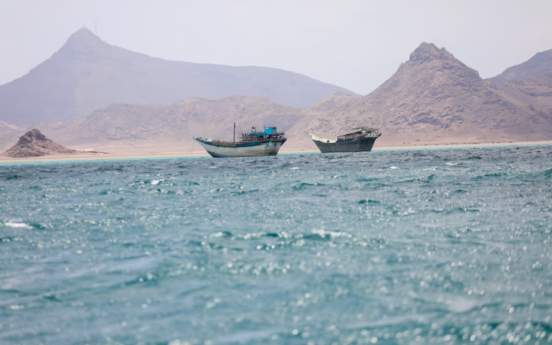 بەرەی نوێی شەڕ؛ لە تەنگەی هورمزەوە بۆ بابولمەندەب