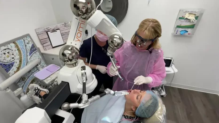 Dişçi koltuğunda devrim: Çinli robot sadece 6 dakikada implant yapıyor!