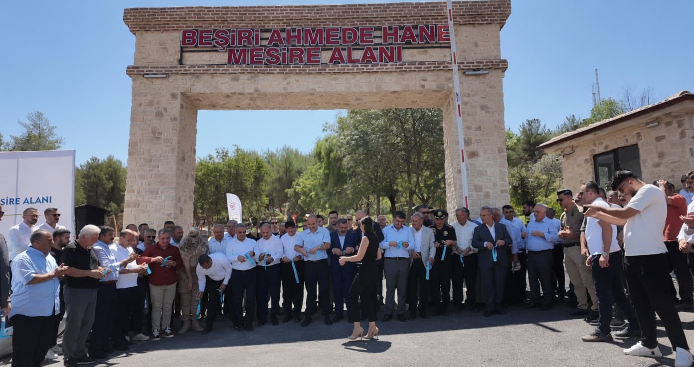 Li Êlihê navê Ehmedê Xanî kirin ‘Ahmede Hane’