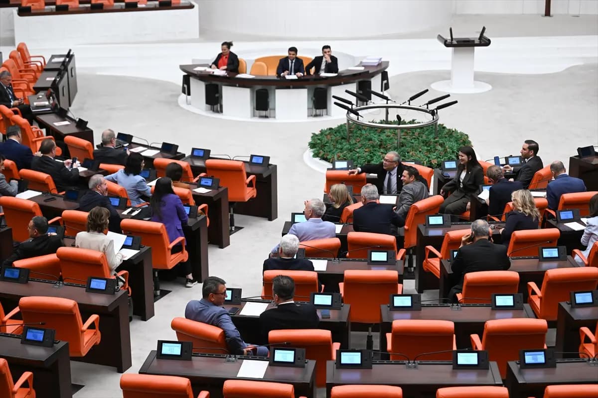 Dema xebatê ya Parlamentoya Tirkiyeyê careke din hat dirêjkirin