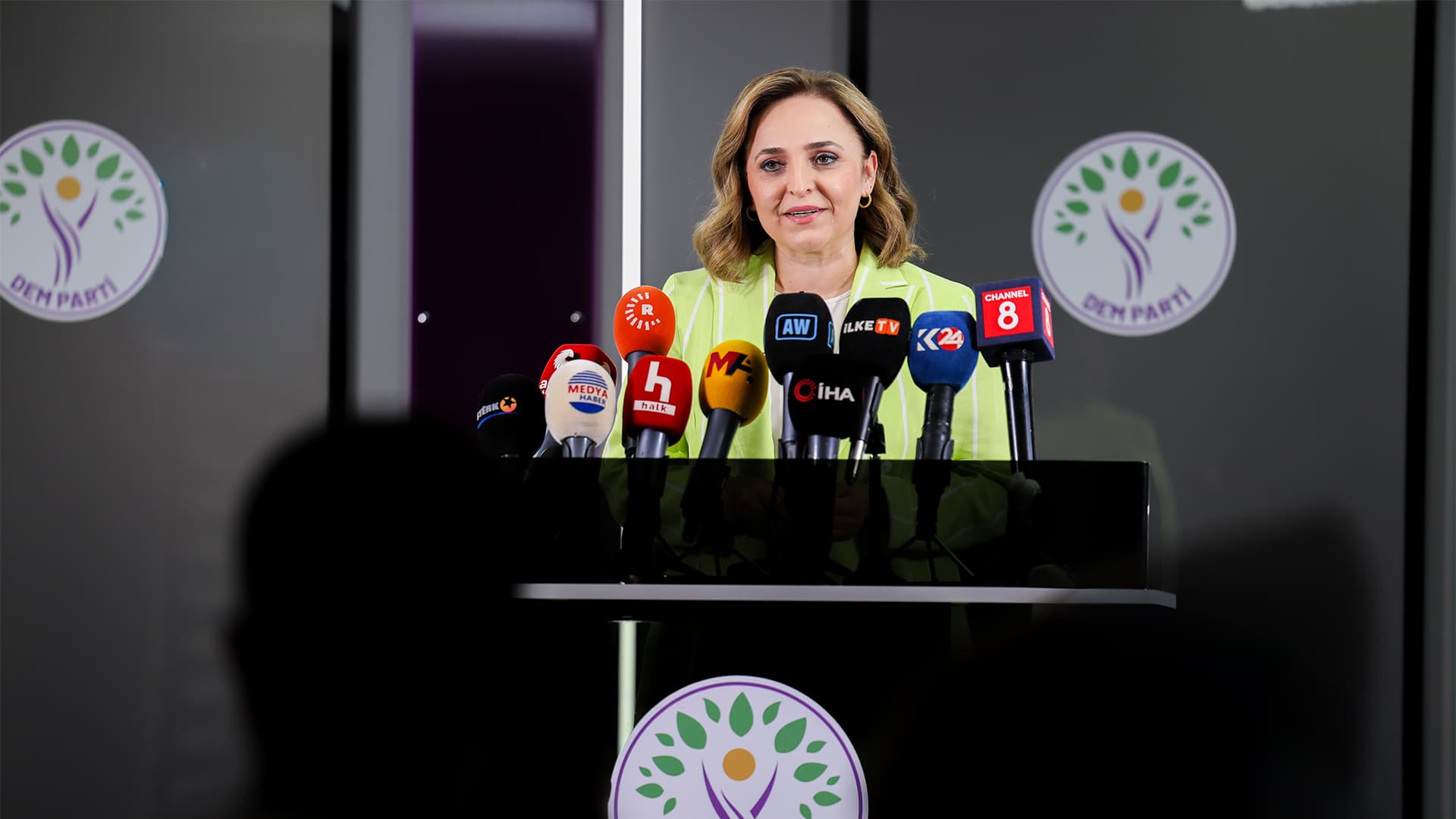 DEM Partî: Divê li ser yasaya çarçoveyê lihevkirineke hevpar hebe