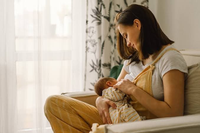 راگەیێندراوێکی هاوبەشی WHO و UNICEF: لە زۆرێک وڵاتان دایکان پاڵپشتیی ناکرێن بۆ شیرپێدانی سرووشتی