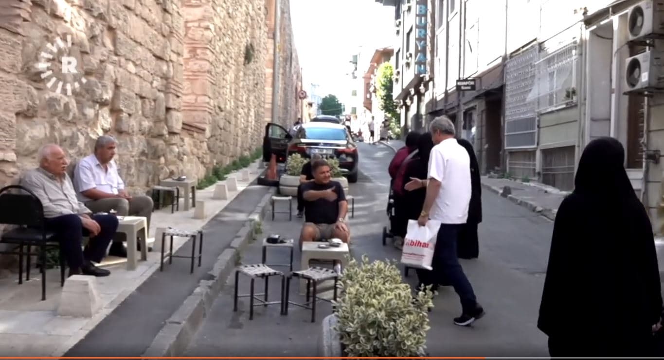 İSTANBUL - Kadınlar Pazarı Kürtlerin buluşma noktası olmayı sürdürüyor