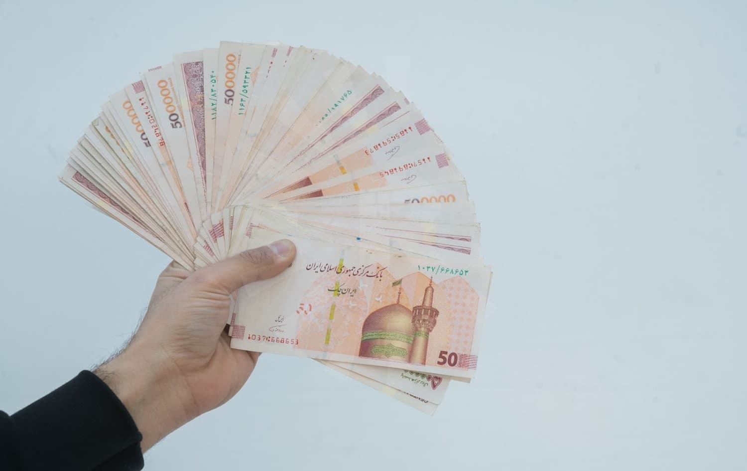 یەک دۆلار بە نزیکەی 191 هەزار تمەن مامەڵەی پێوەدەکرێت