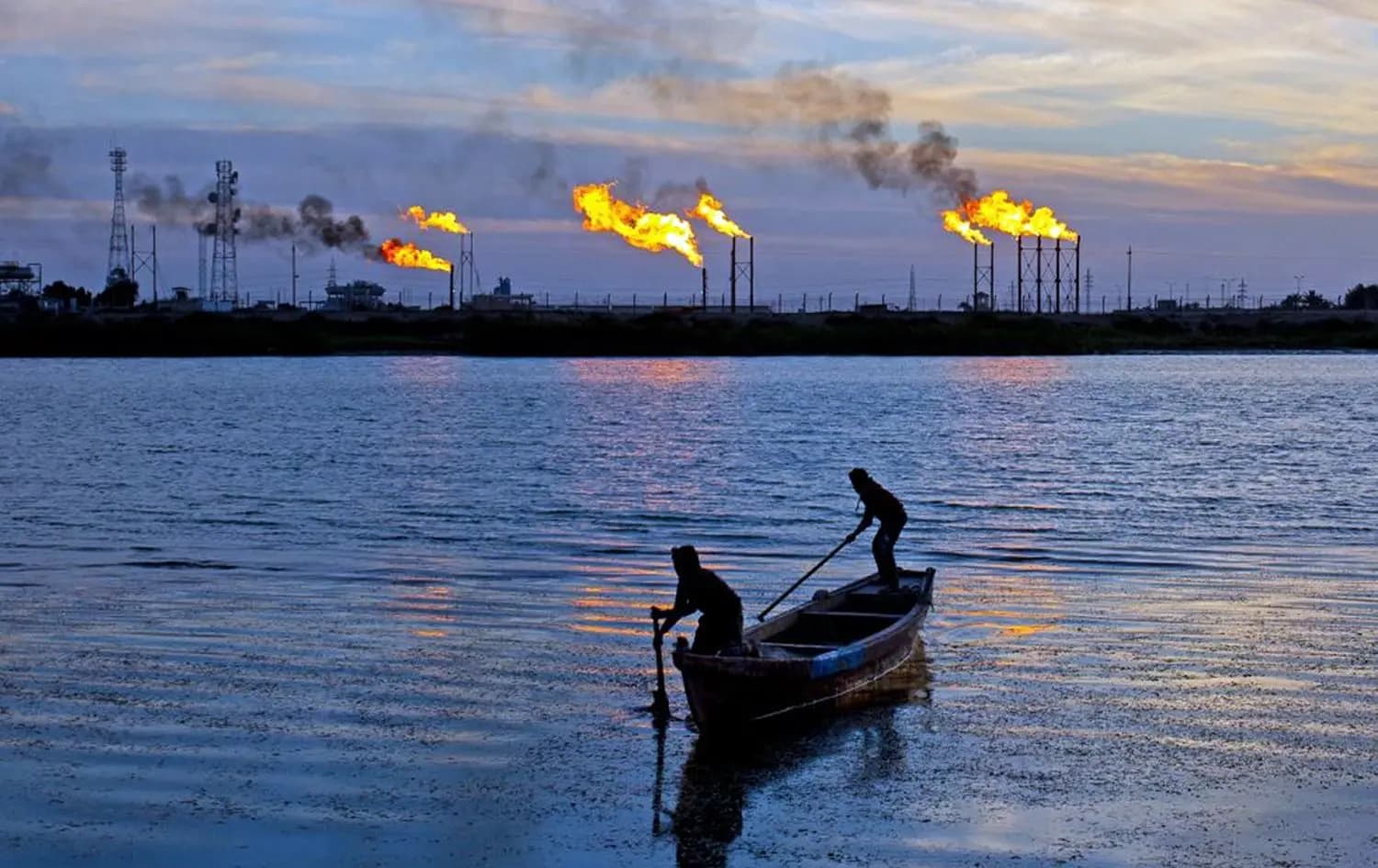 Brent petrolü yeniden 84 doların üzerine çıktı