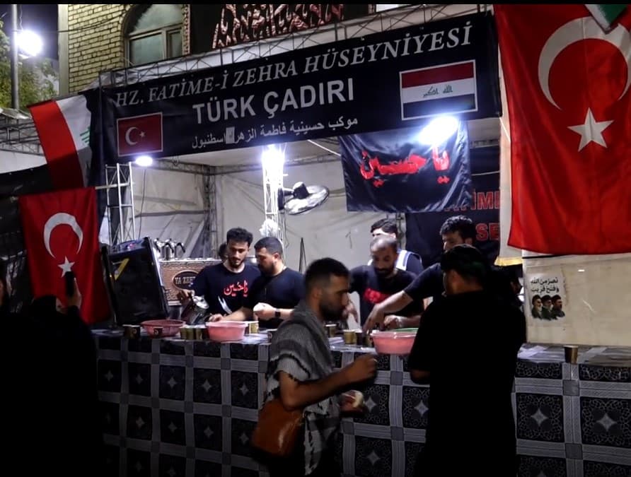 Türkiye'den gelen ziyaretçiler Kerbela'daki Erbain törenlerinde çadır açtı
