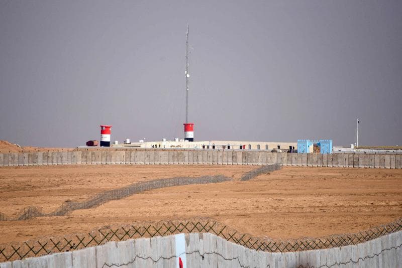 Iraq says Syria border remains secure despite alert reports